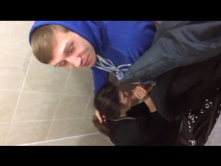 boy gets a blowjob on the schools toilet
